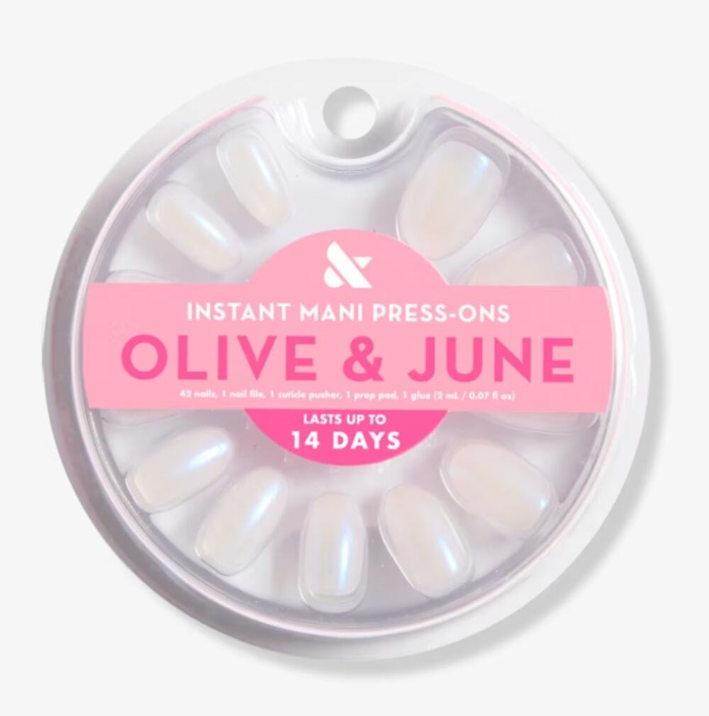 Olive & June Press‑On Nails – Pink Goldfish– Oval-Medium